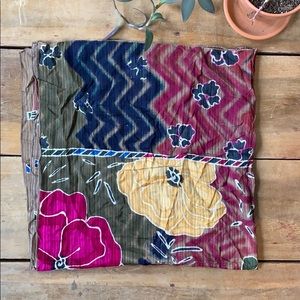 Large square scarf 39 x 40